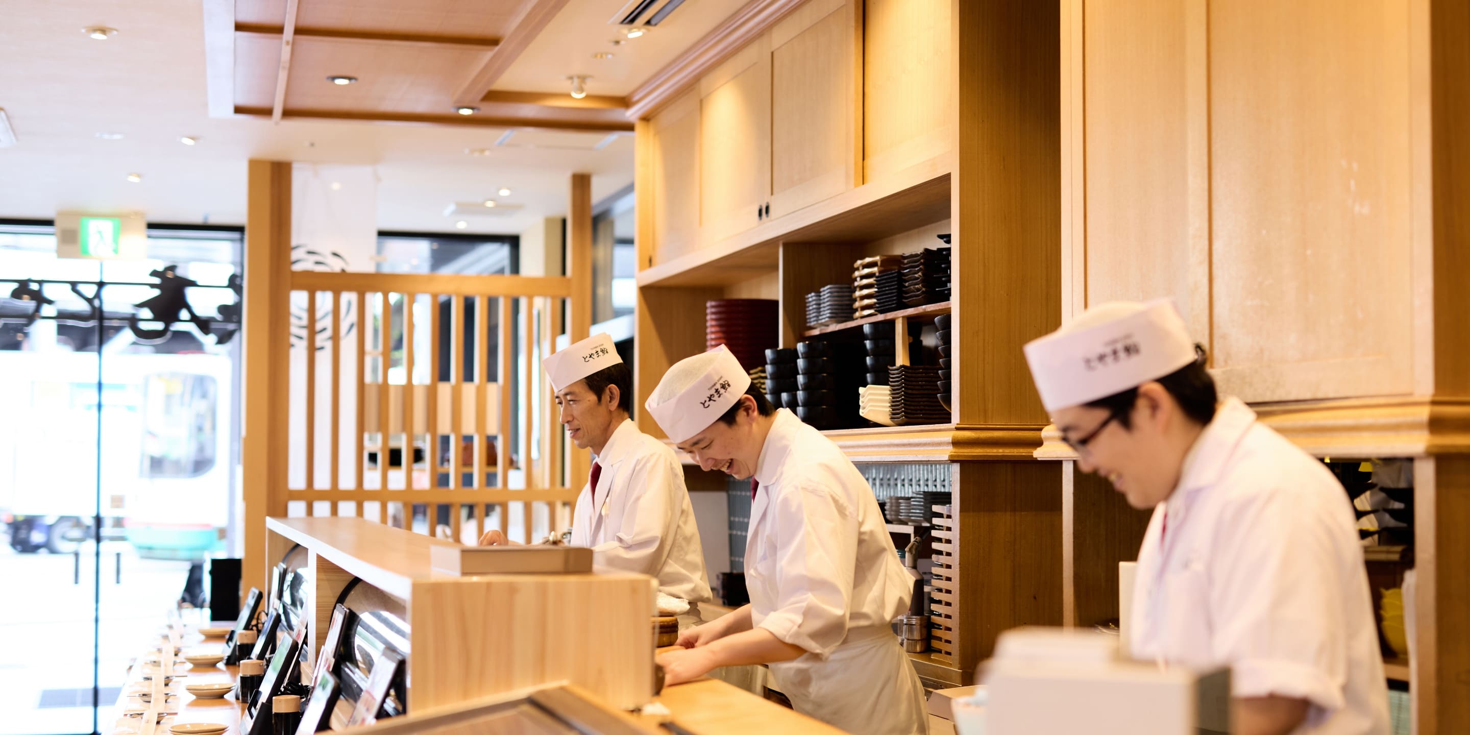 株式会社ビーラインの寿司職人による技と新鮮なネタ