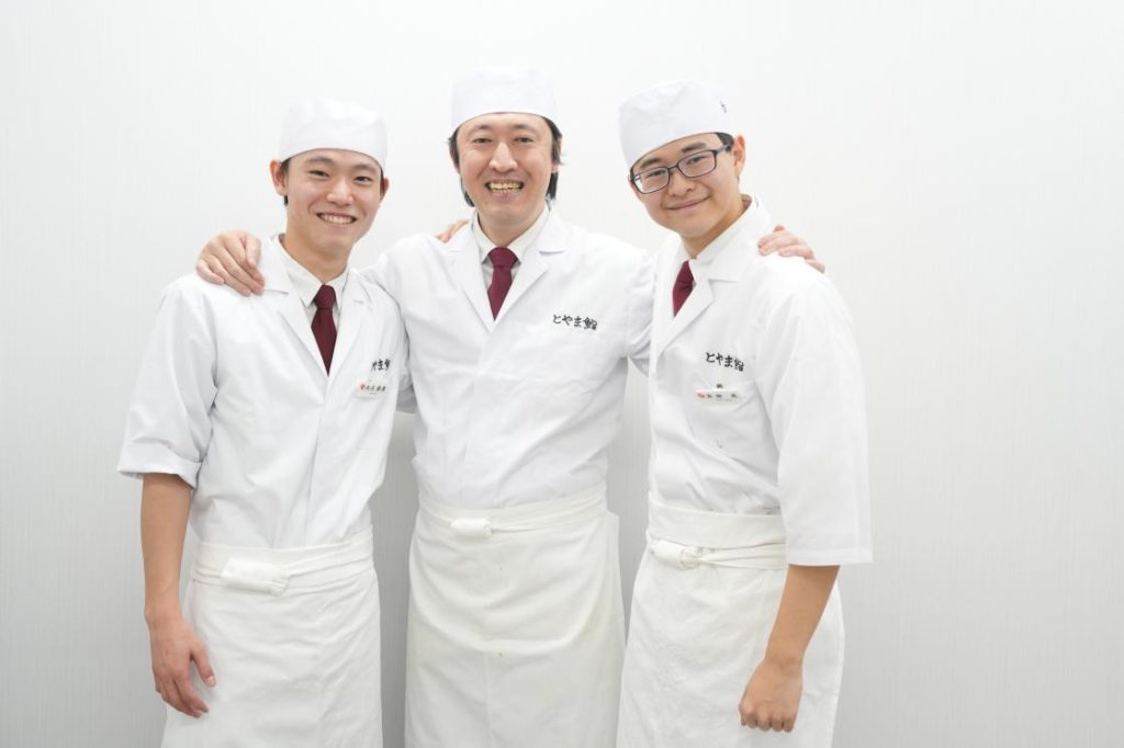 大江さん(左)、甲斐さん(中央)、吉田さん(右)